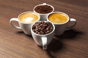 2024-12-04-VISUAL-Koffie-drinken-300x200